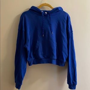 H&M Divided Cropped Sweatshirt